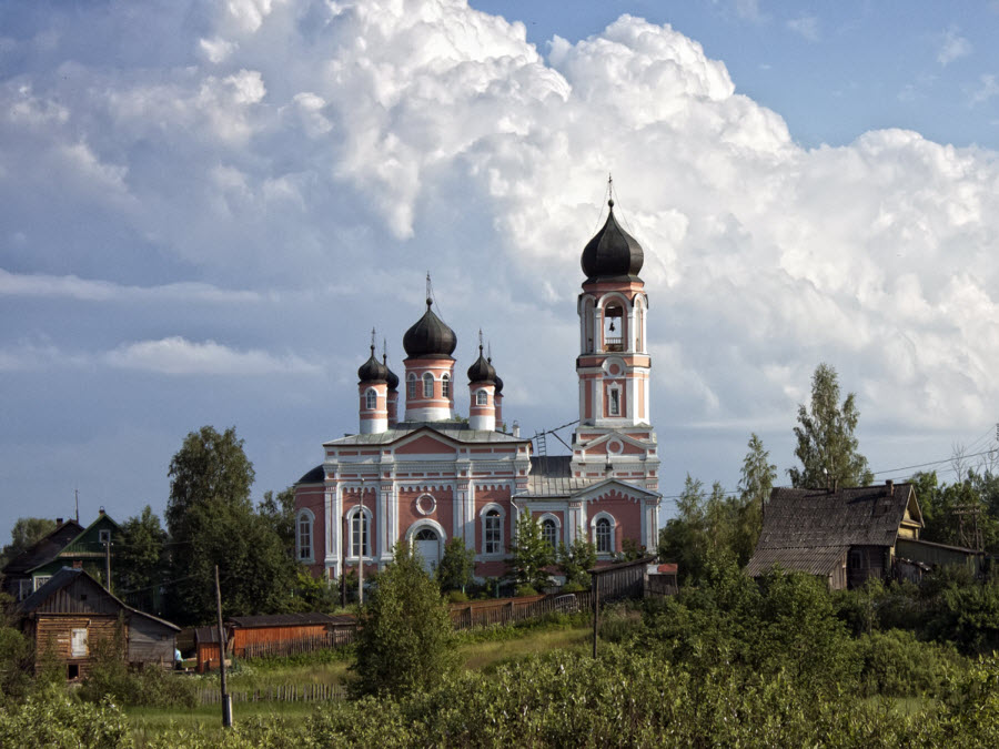 Novgorod-region-Trinity-Church-in-the-sacrum