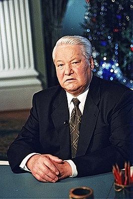 Борис Ельцин во время своего последнего новогоднего телеобращения в качестве Президента России. 31 декабря 1999 года. Википедия