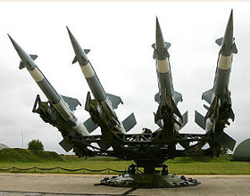 С-125-2Д «Печора-2Д» - зенитный ракетный комплекс, предназначенный для борьбы с современными средствами воздушной атаки и выдачи радиолокационной информации. Читать полностью на http://eizvestia.com/armiya/full/128-zenitnyj-raketnyj-kompleks-s-125-2d-pechora-2d