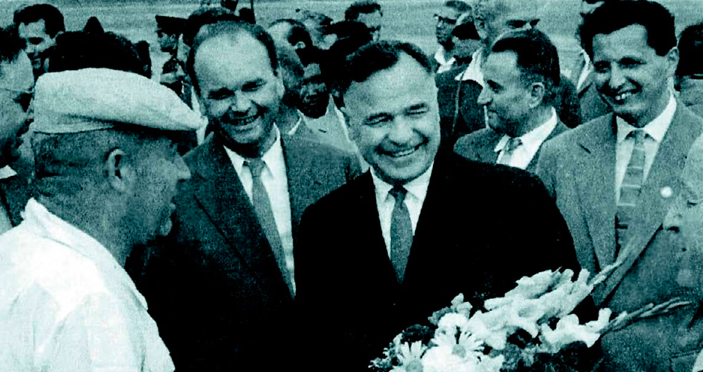 Борис Бещев, министр путей сообщения СССР, на встрече с командой "Локомотив", 60-е годы 